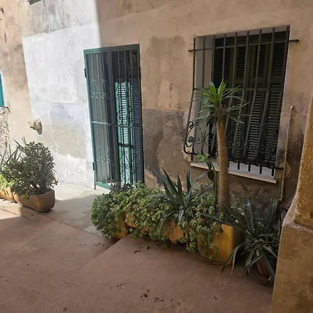 Le Solena Climatise Au Rez-de-chaussee Dans Le Vieux *
