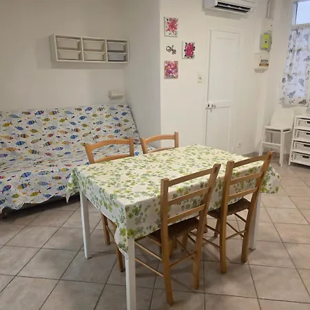 아파트 Le Solena Climatise Au Rez-de-chaussee Dans Le Vieux 멍똥