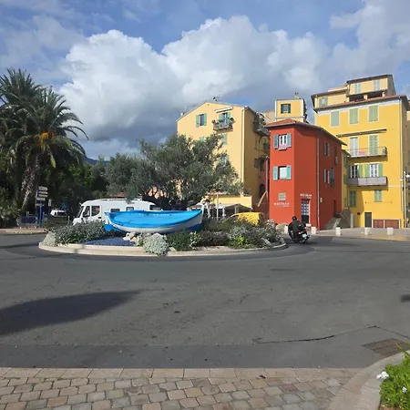 Le Solena Climatise Au Rez-de-chaussee Dans Le Vieux *